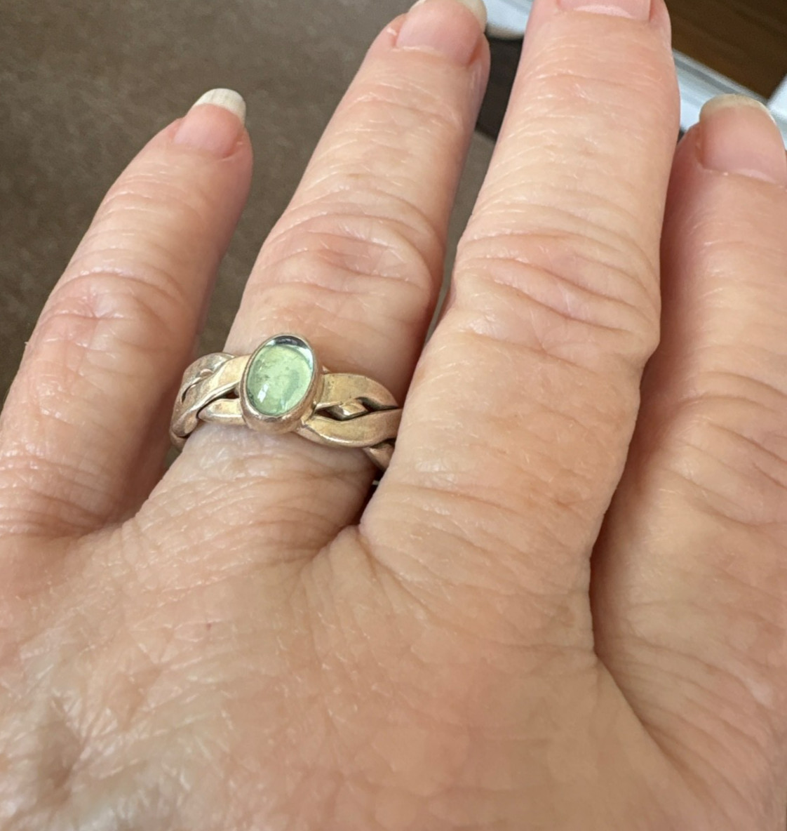 PRETTY WOMEN’S VINTAGE STERLING SILVER PUZZLE RING WITH AQUA COLOR STONE