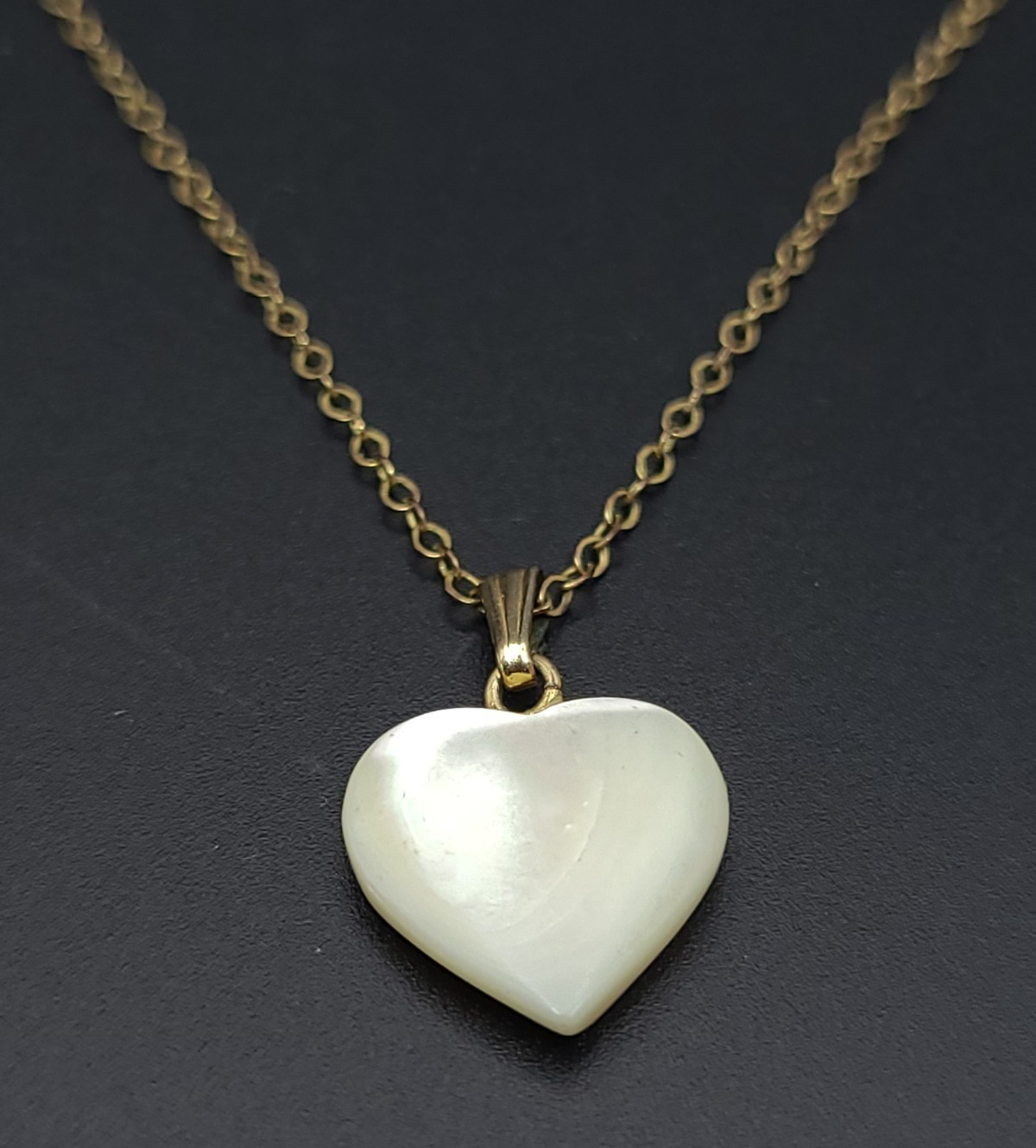 Vintage Carla 1/20 12K GF Mother of Pearl Heart Necklace 18″