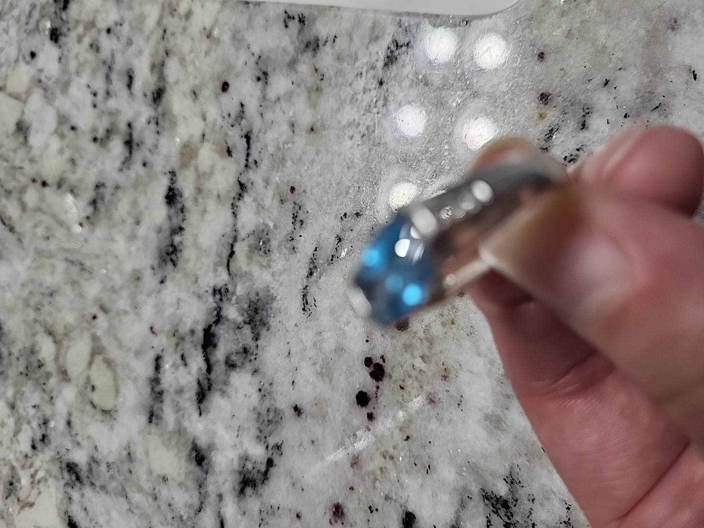 10k real White Gold Solitaire Swiss blue Topaz Ring Sz 7 unique tension mount
