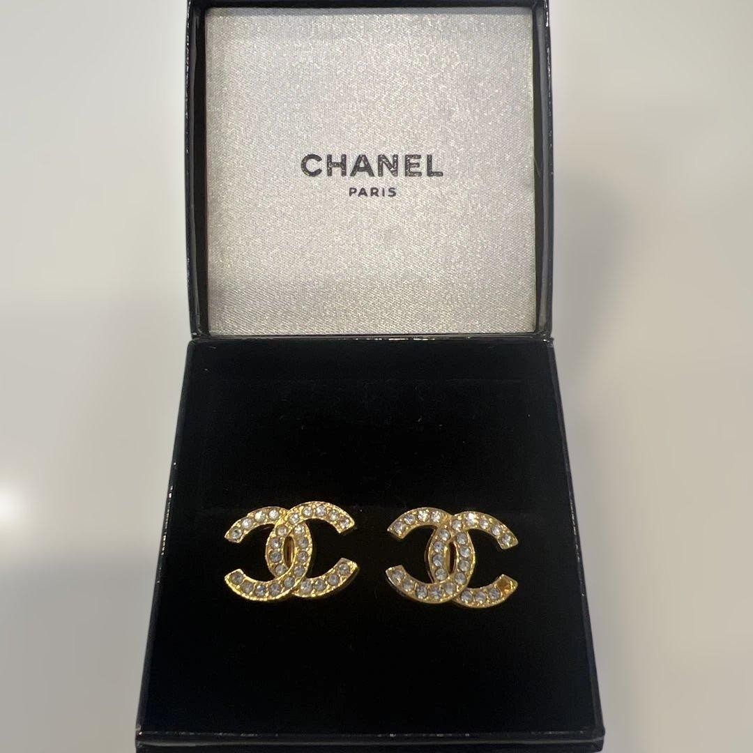 RARE! Vintage! CHANEL CC Logo Coco Mark Earrings Gold Rhinestone Clip On W/Box