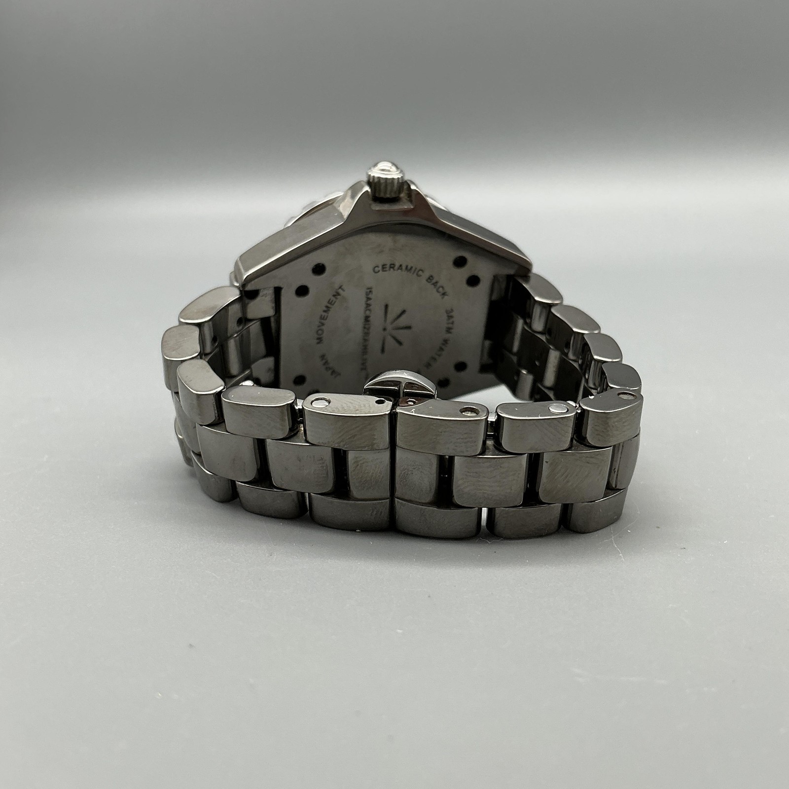 Isaac Mizrahi Live Womens Watch 34mm Gray Ceramic Bracelet New Battery 5.5″