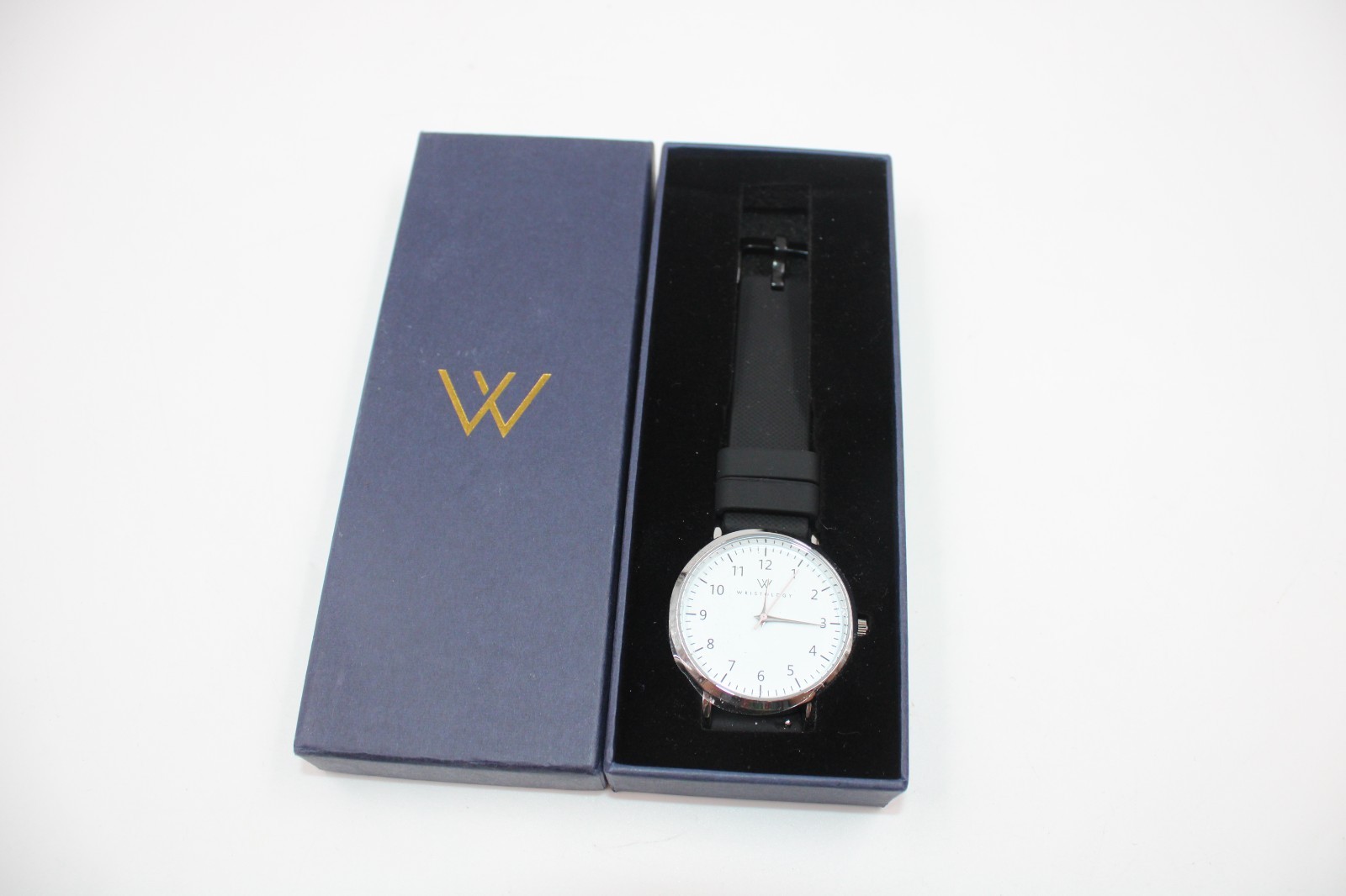 Women’s WRISTOLOGY Olivia Chrome Tone Classic Analog Watch, Gray Leather 38mm