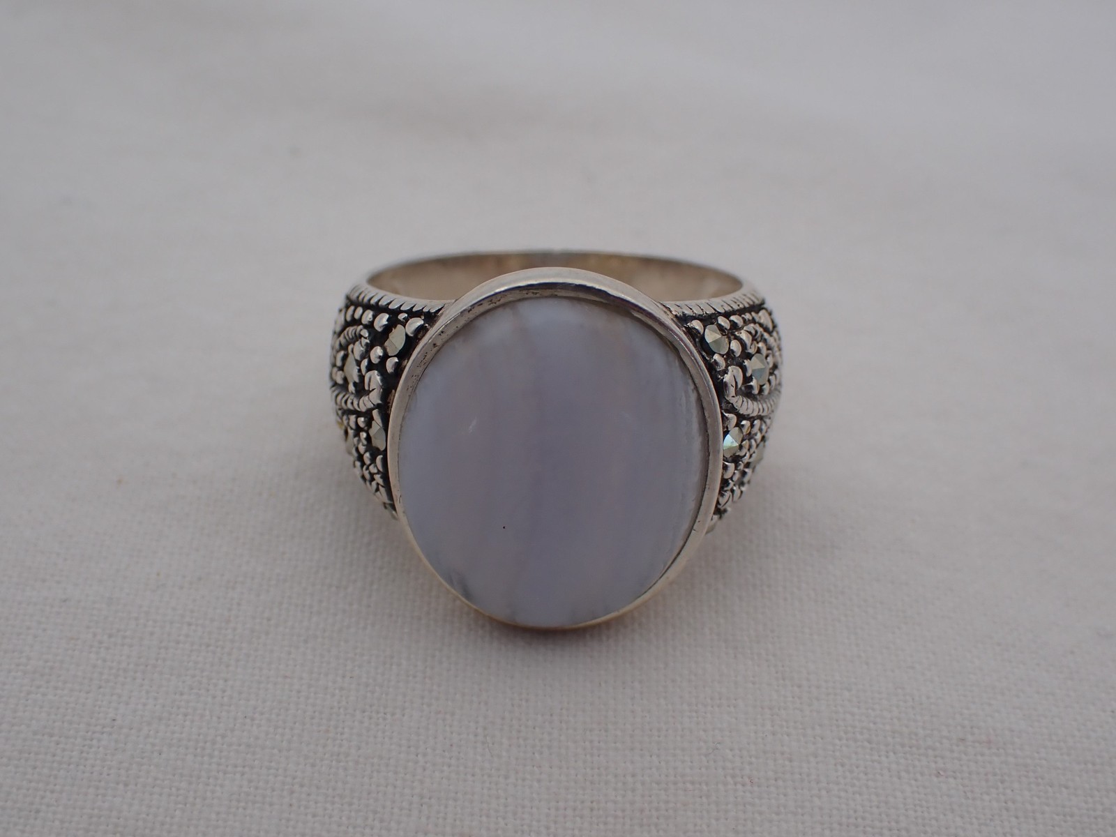 Estate Sterling Silver Size 7 Beautiful Agate & Marcasite Ring SE-13