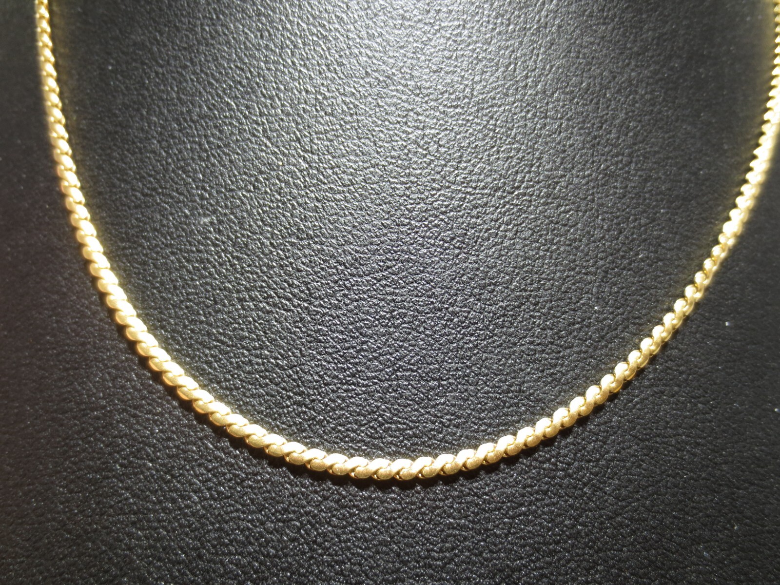 18K YG SERPENTINE LINK CHAIN 21″ LONG 1.81 MM WIDE 7.82 grams (A19901-5)