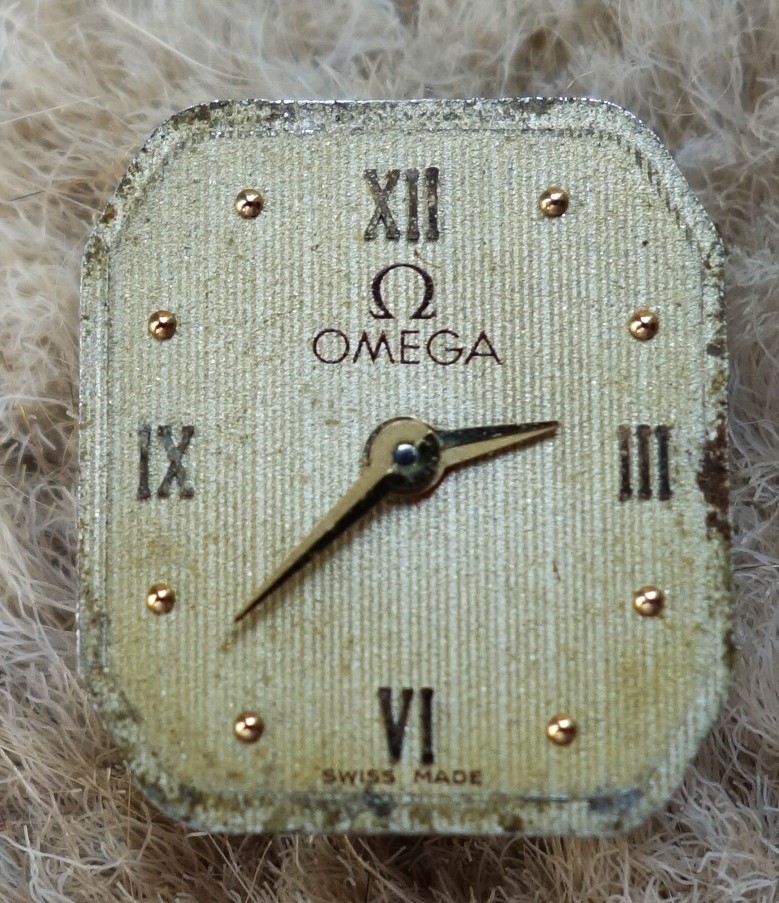 WRISTWATCH MOVEMENTS X3 LADIES OMEGA TISSOT ETC SOLD FOR SPARES OR REPAIRS