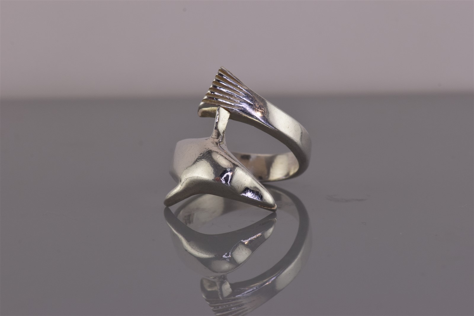 Taxco Sterling Silver Dimensional Dolphin Wrap Solid Band Ring 9g Mex 925 Sz: 6