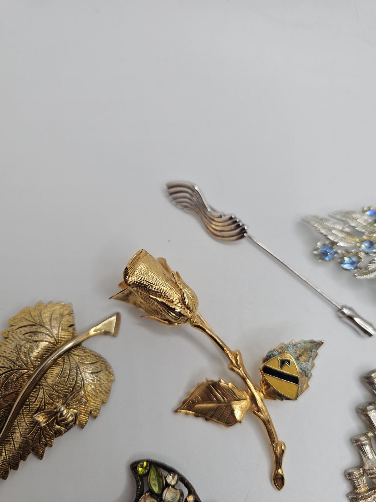 Vintage Junk Jewelry Brooch Earrings Lot