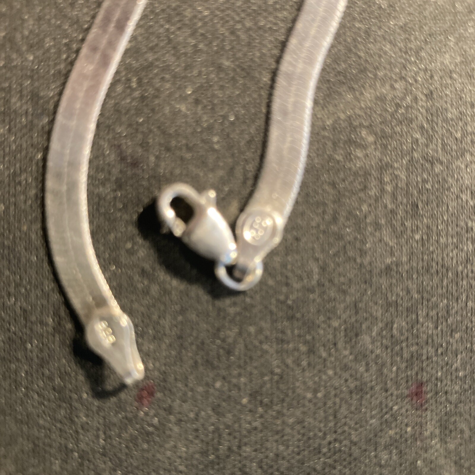 B661 – VTG 24″ Sterling Flat Herringbone Necklace MARKED ITALY, 925, 8.8 grams.