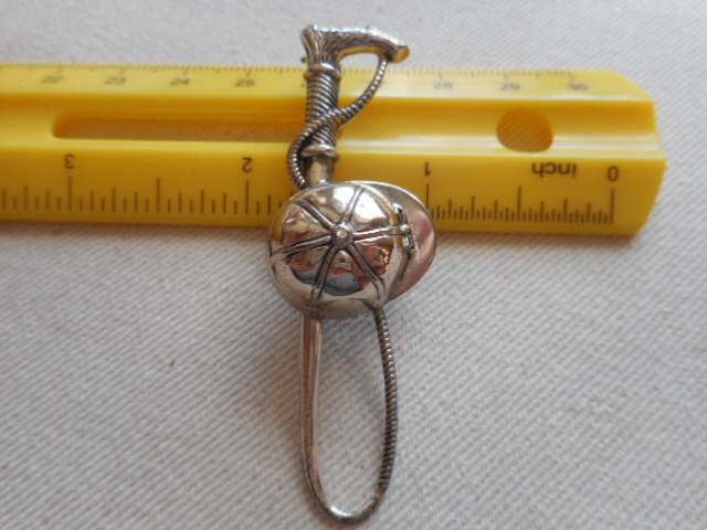 Vintage Sterling Silver 925 Cap & Riding Crop Brooch RE3619