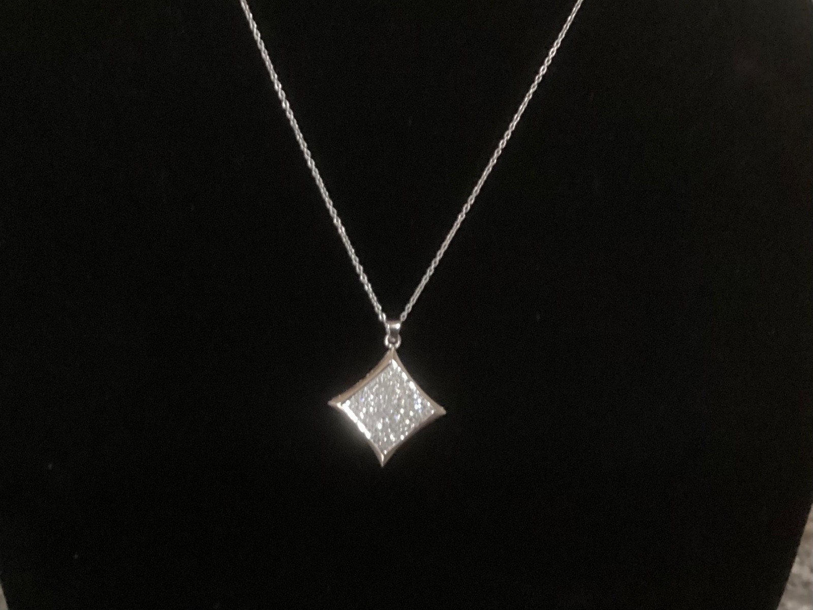 10k White Gold & Diamond Pendant 2.4 Grams