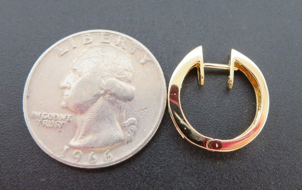 18K YG 1 PC. ONLY 6-PRINCESS CUT DIAMOND HOOOP EARRING 0.50 tcw 2.57gr(AI-2011)