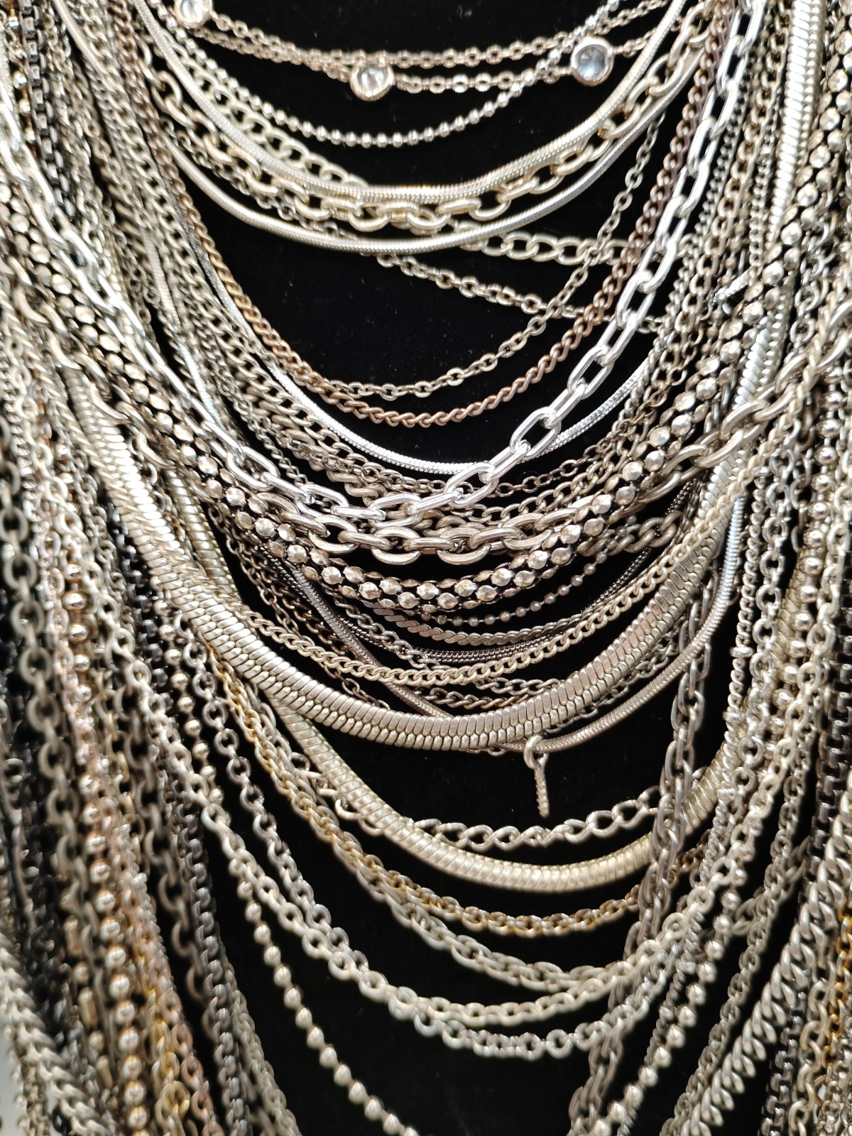 119 Pcs – Gold/Silver/Black Toned Chain Necklaces/Bracelets/Anklets 1.88lbs #685