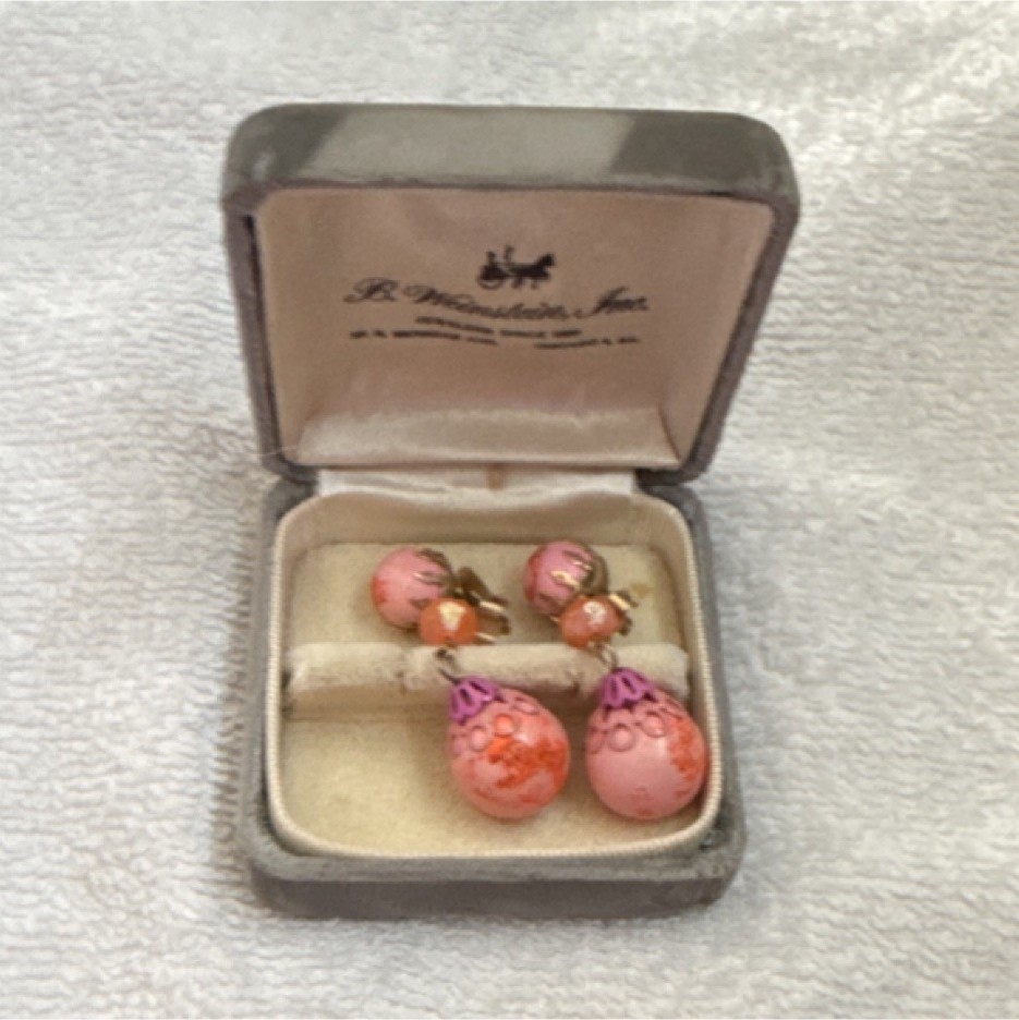 R. Mandle, Inc. Vintage Signed Clip-On Dangle Earrings Pink Orange Round