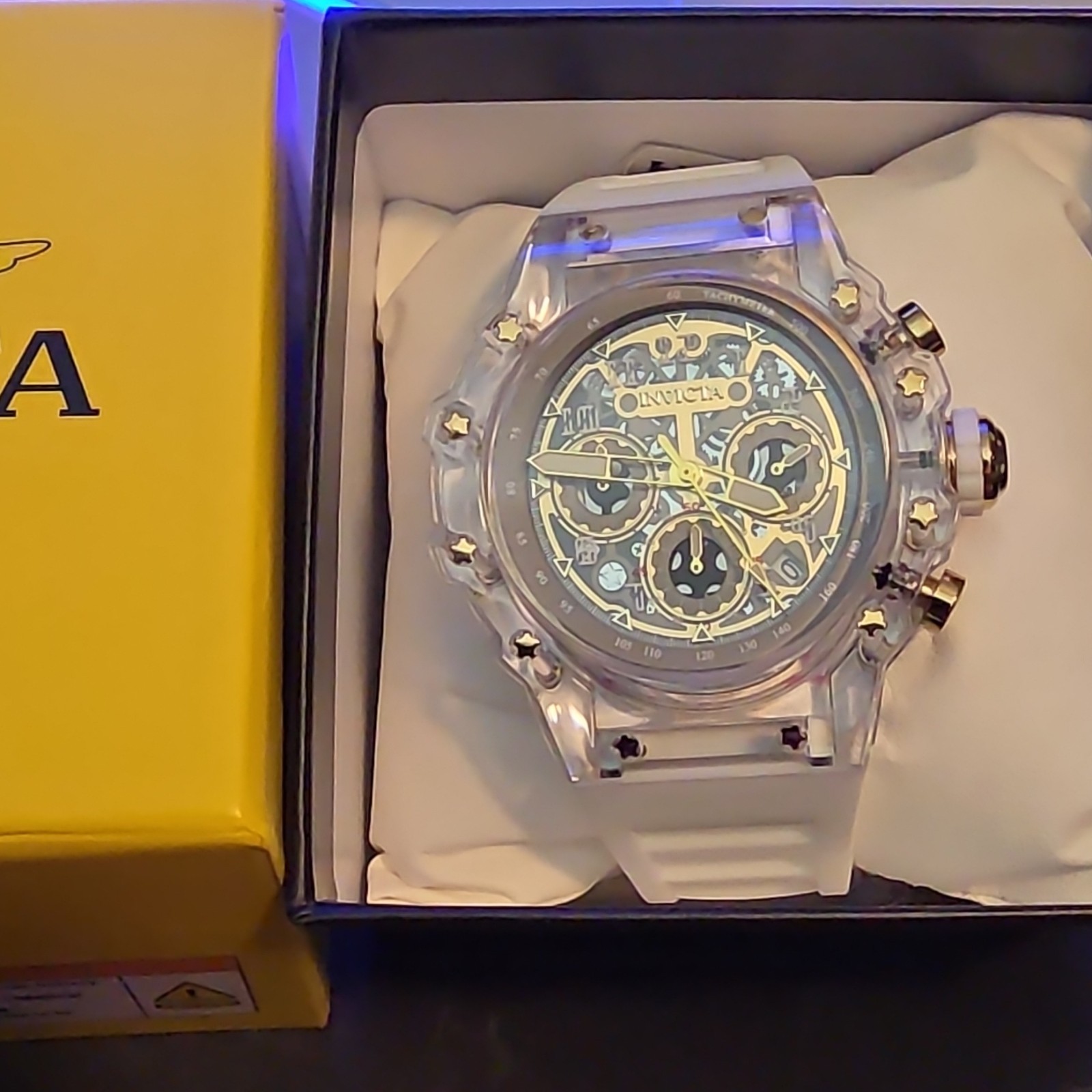 Invicta Quartz Chronograph/flame fusion crystal Black/Gold Dial White Strap