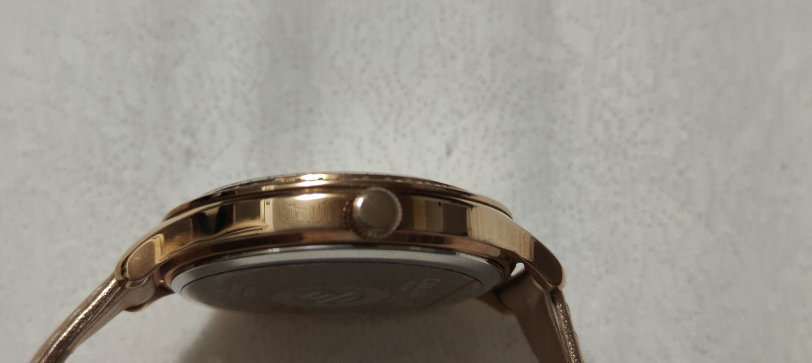 Caravelle New York 44L132 Women’s Analog 37mm Round Rose Gold Tone Crystal Watch