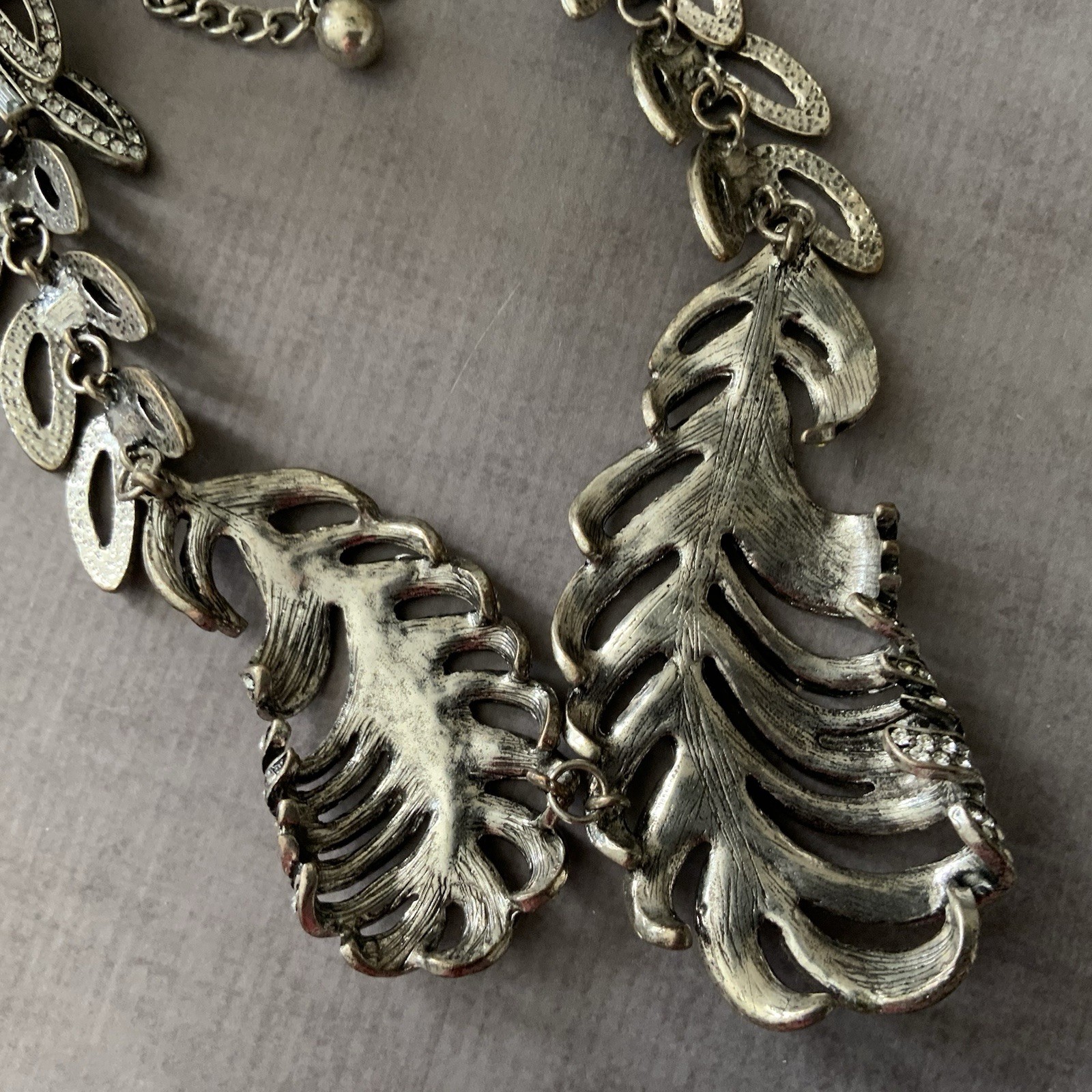Natasha Feather Rhinestone Statement Necklace Antique Silver Tone 18″ Signed