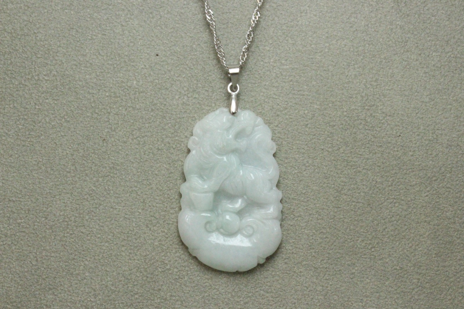 Natural White green A Jadeite jade Hand-Carved tiger (Chinese Zodiac) Pendant