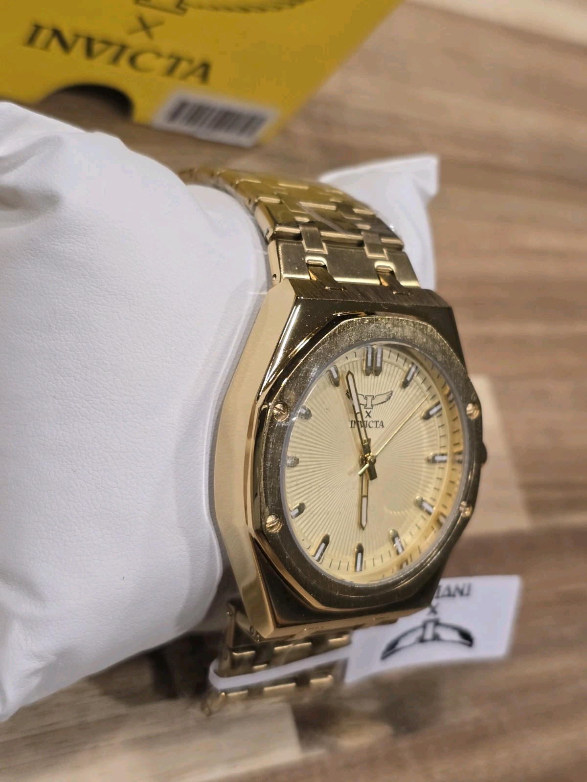Invicta Specialty I by Invicta Men’s Watch – 42mm 69962 Gold W/Gold Dial New!