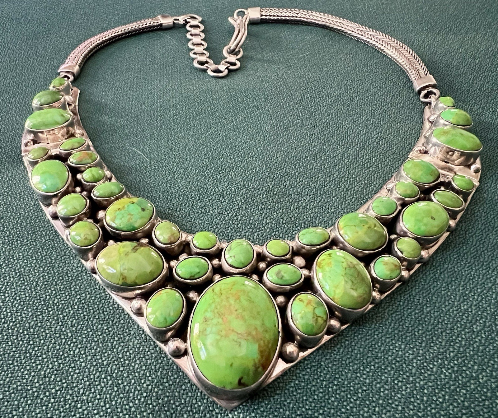 SOUTHWEST STYLE LIME GREEN TURQUOISE STERLING SILVER ARTISAN BIB COLLAR NECKLACE