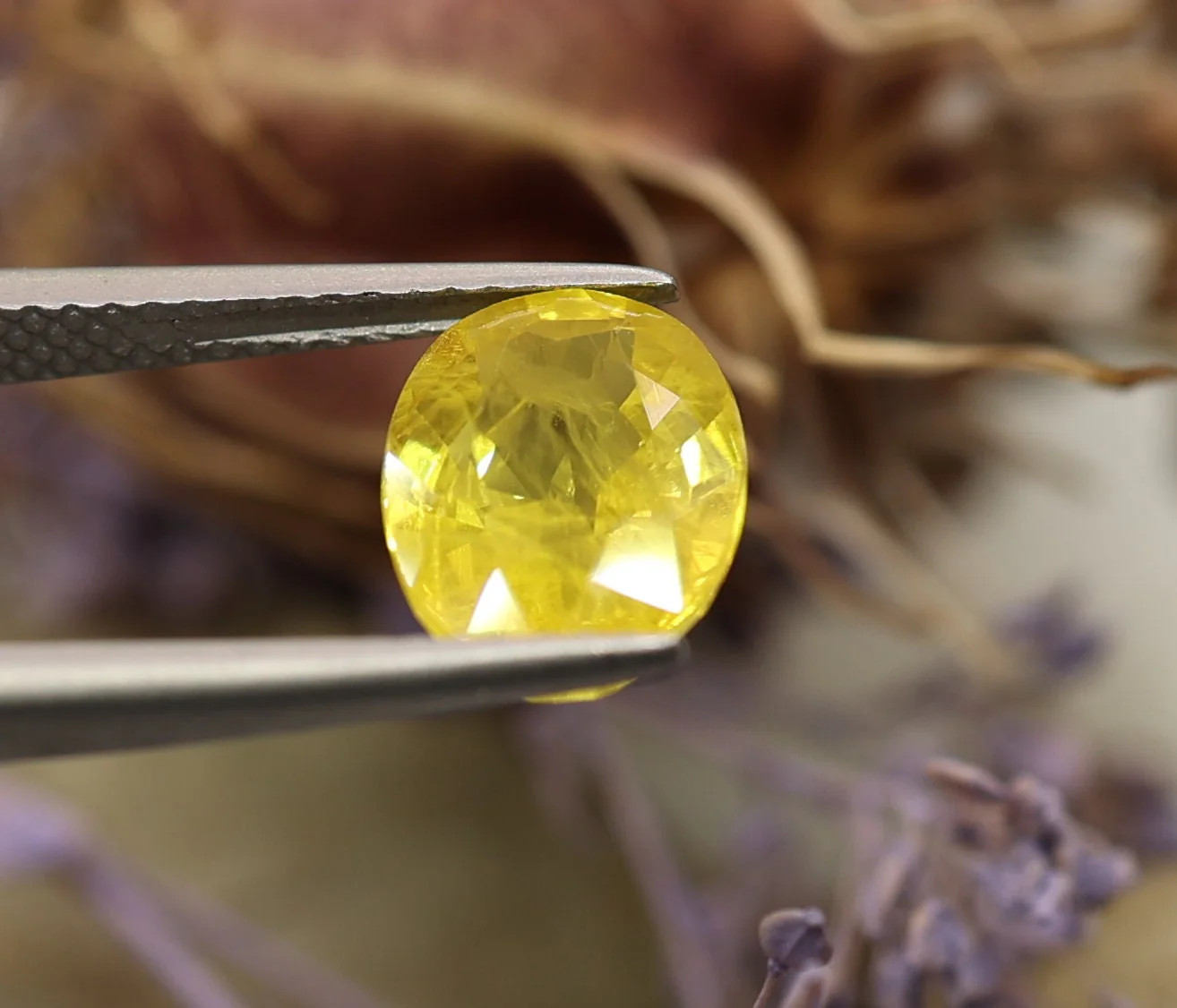 Natural Sapphire, 3.92 carat