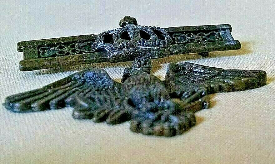 EAGLE PIN ROYAL CROWN BAR DANGLING UNMARKED HAT LAPEL DECORATIVE CRAFT AS IS.