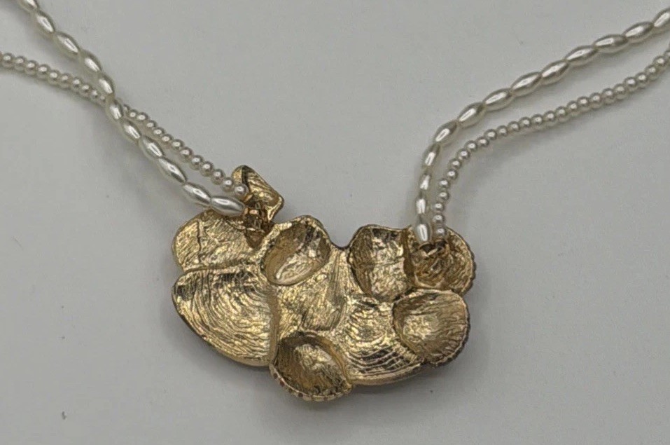 Vintage Pearl Necklace Gold Shell Pendants Ocean Motif Statement Jewelry