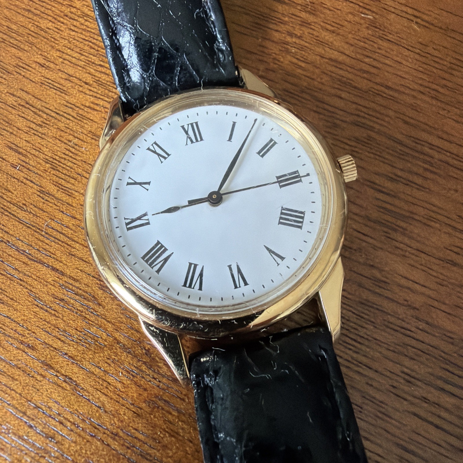 Ultra Cheap Affordable Elegant Simple Watch for Men and Women Quartz Movement