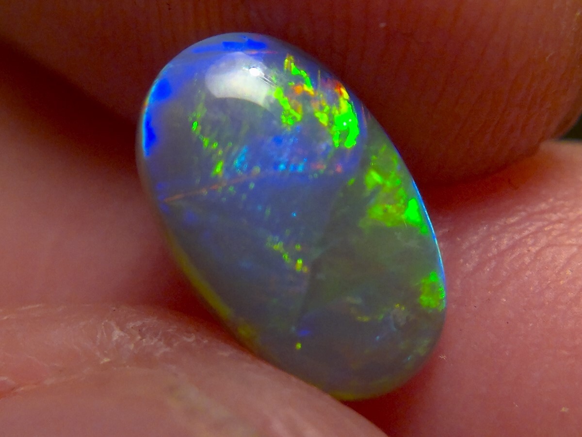 1.25cts Solid Lightning Ridge semi black opal, stunning rainbow fire *see video*