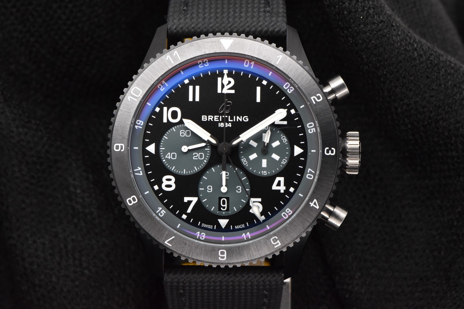 Breitling Super AVI B04 Chronograph GMT 46 Mosquito Night Fighter Blac SB0445 FS