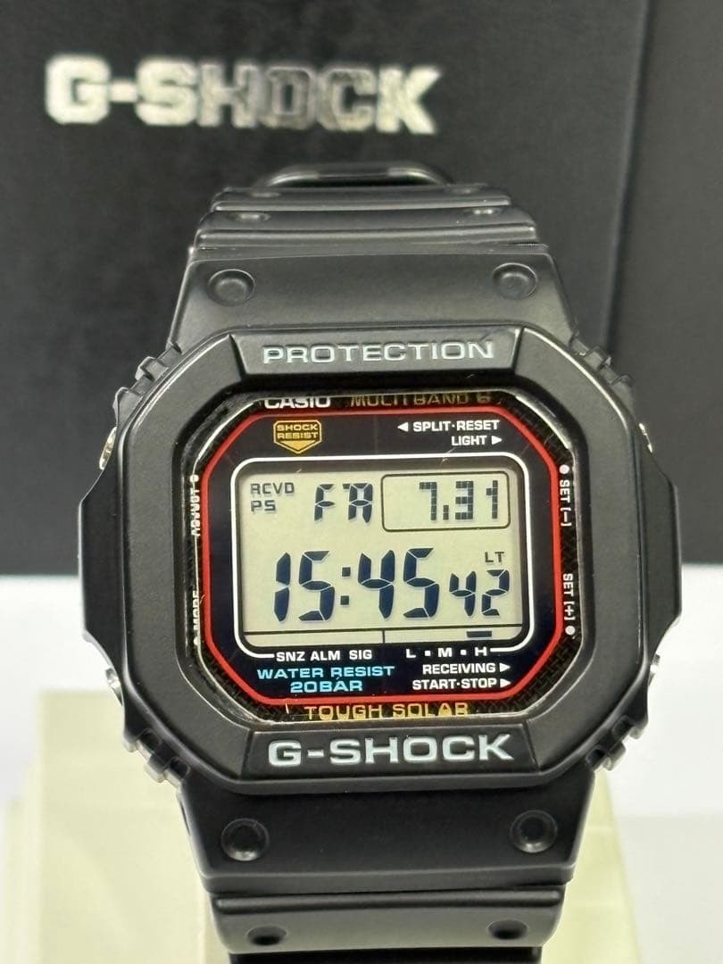 Comes with box in excellent condition GW M5610U 1JF Digital Radio Solar Square