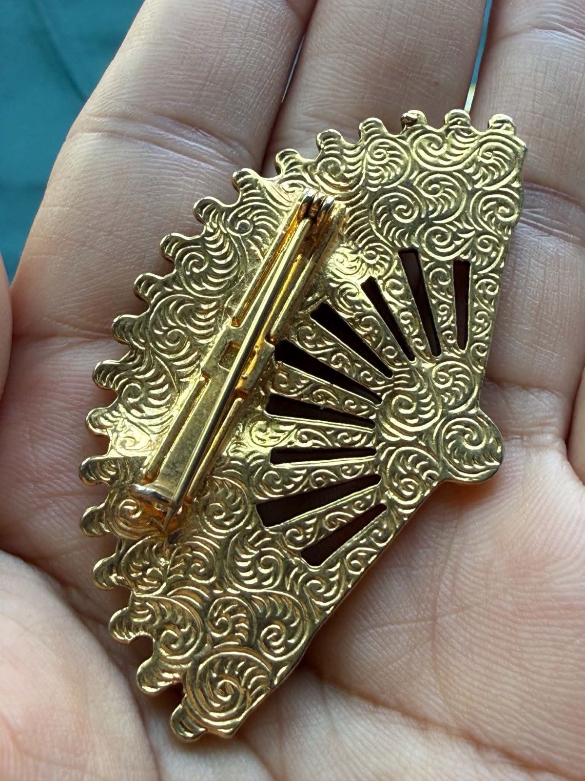Vintage 1928 Jewelry Gold Tone Green Red Yellow Cabochon Fan Brooch Pin