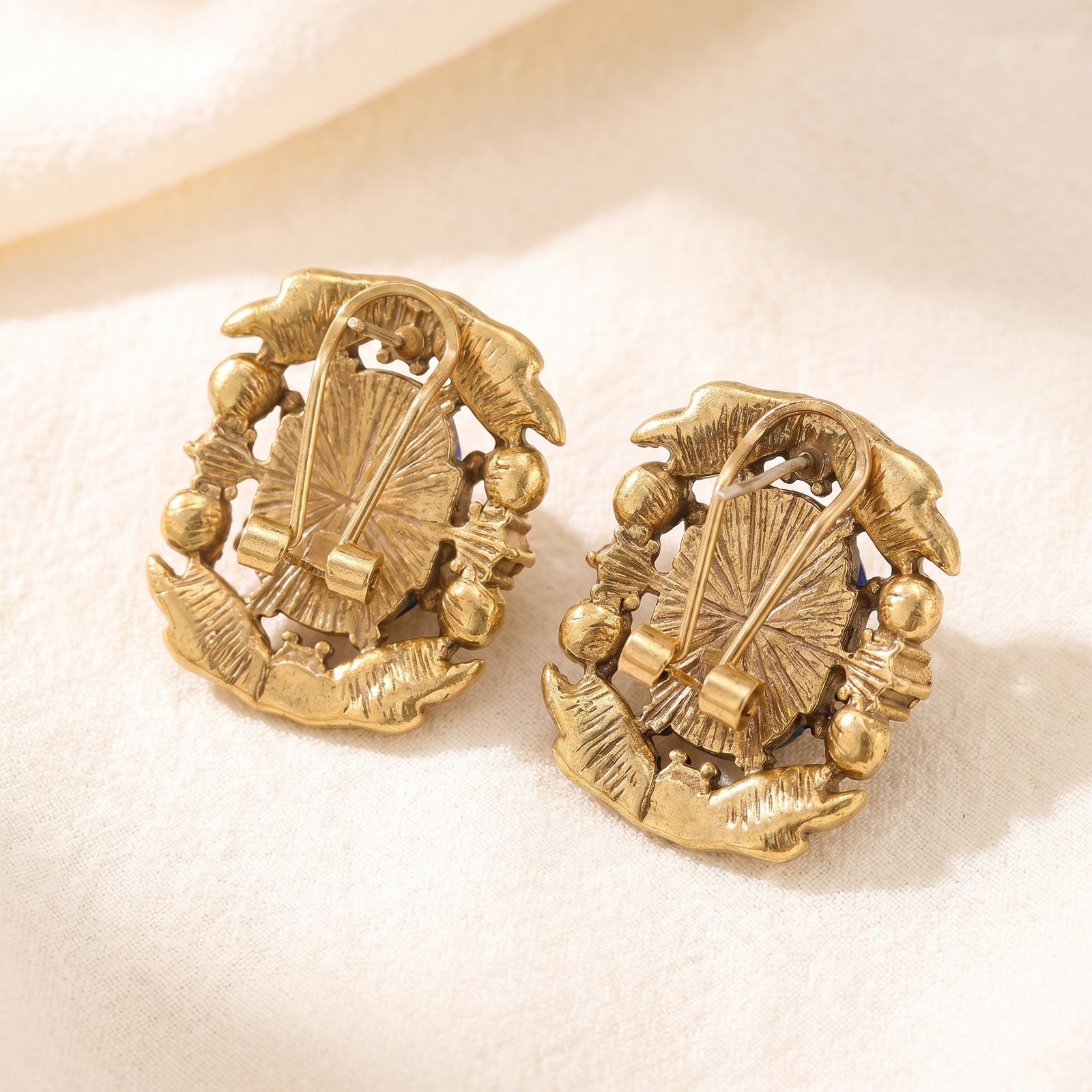 Vintage Antique Gold Blue Oval Stone Stud Earrings Leaf Filigree Pearl Crystal