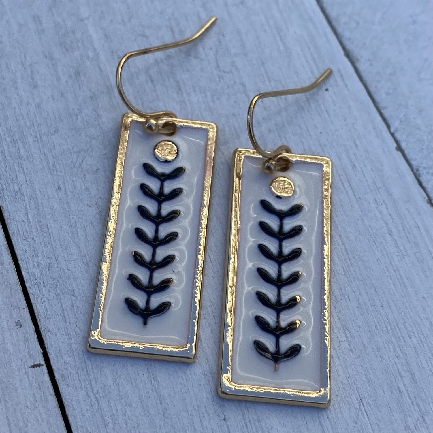 Min Favorit Cream & Black Art Deco Flower Enamel Gold Pl Artisan Earrings