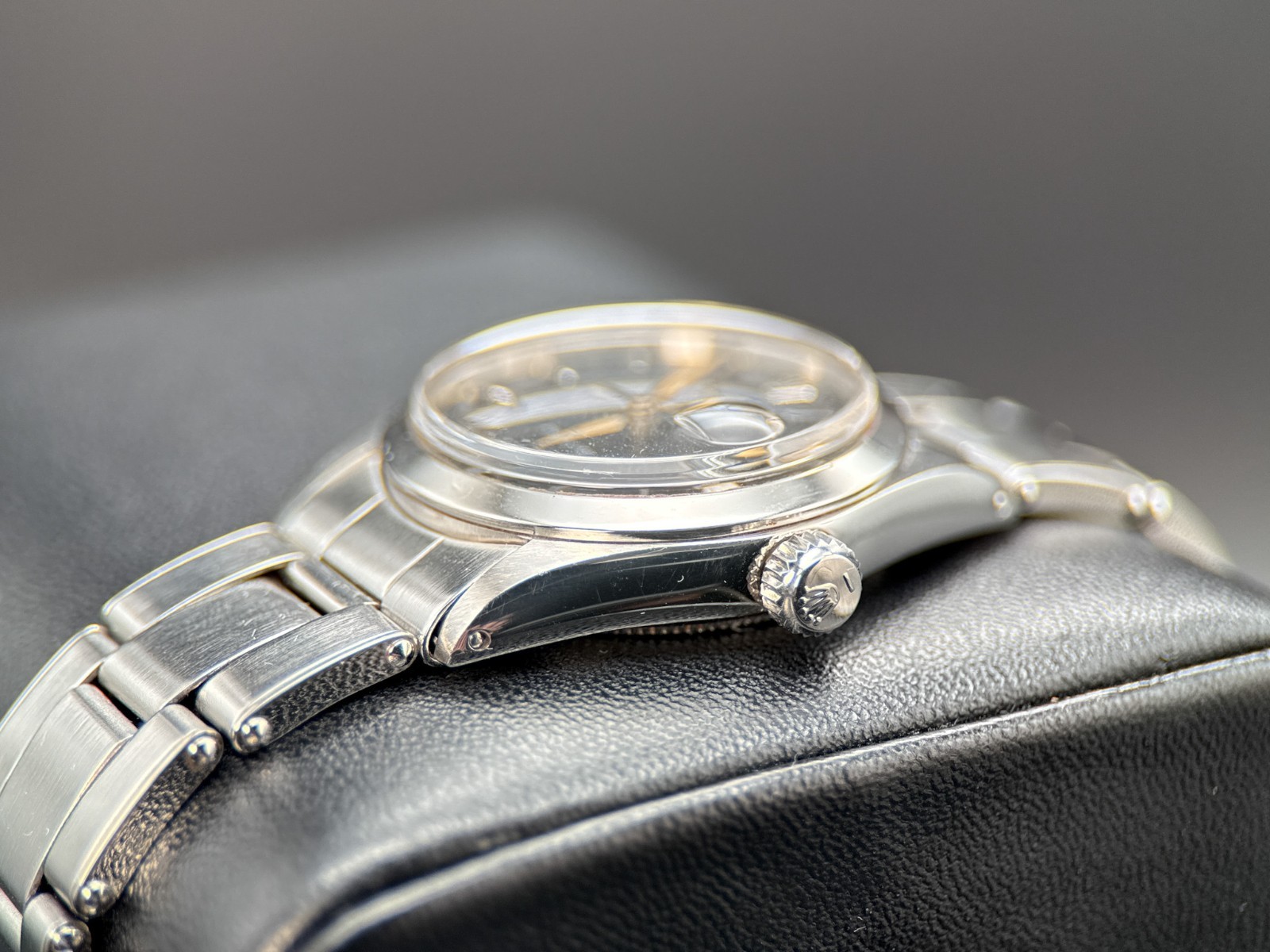 Vintage Rolex OysterDate 6466 Black Dial Oyster Rivet Bracelet Manual 30mm 1967