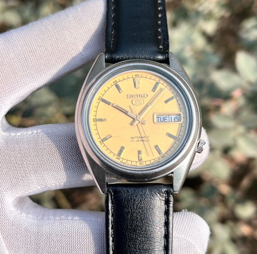 Vintage Seiko 5 Automatic Dress Formal Japan Made Men’s Watch 7009-3181