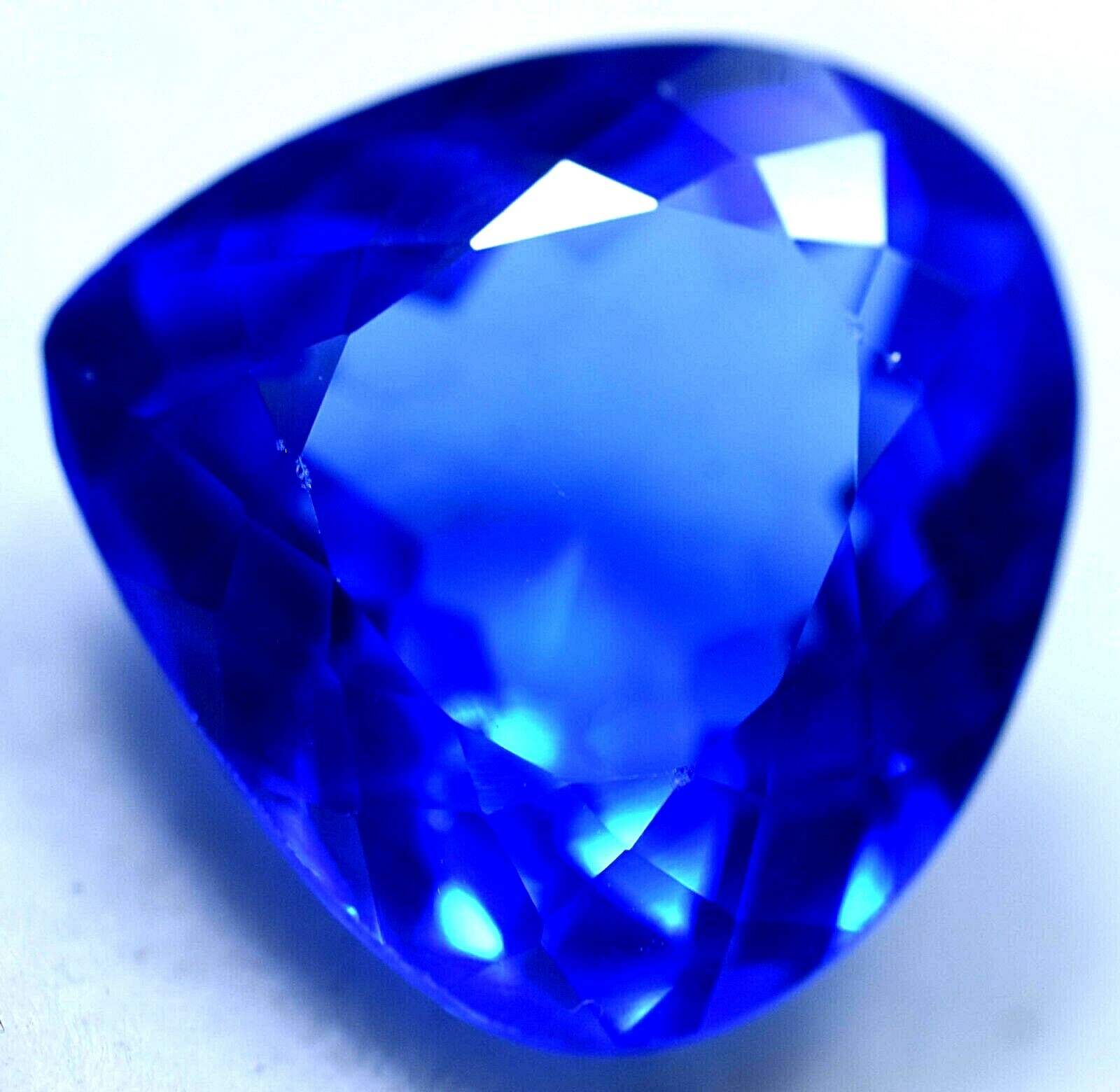 Rare 11.70 Ct Natural Lustrous Blue Tanzanite GGL Certified Treated Gemstone