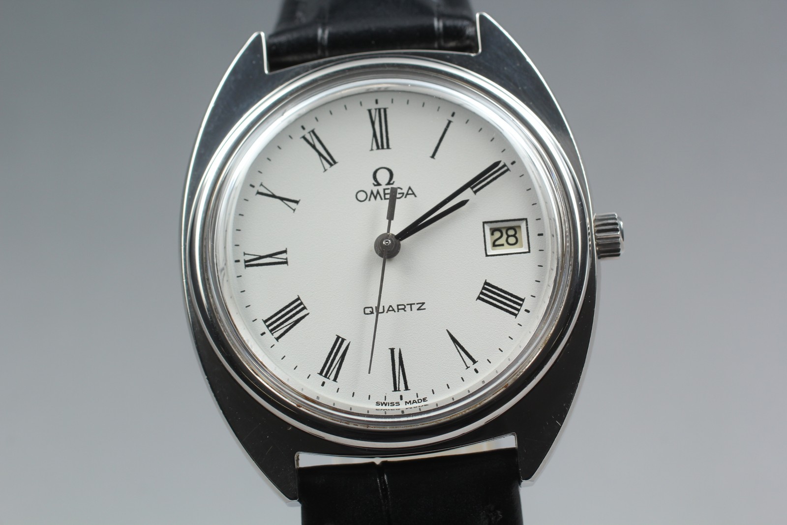 [Near MINT] Vintage Omega Cal.1370 Roman Dial Date Quartz Men’s Watch From JAPAN
