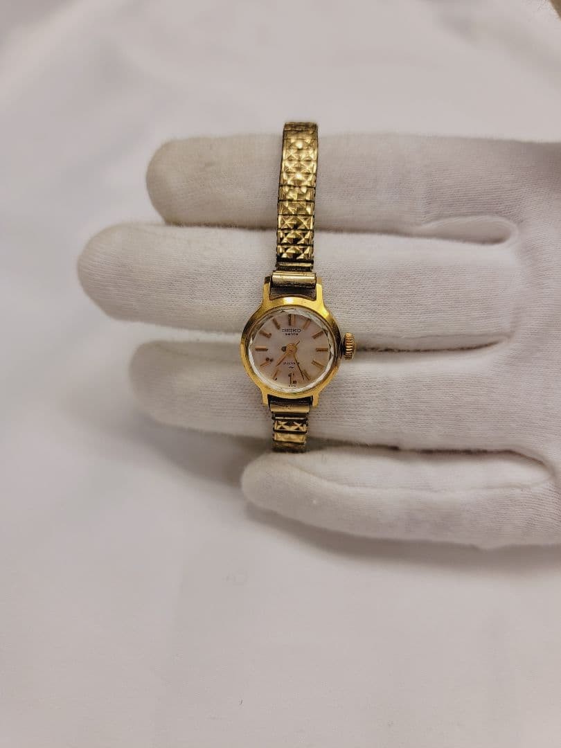 SEIKO Hand-wound Watch
