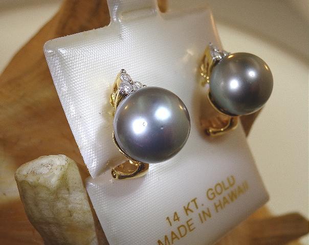 11mm Grade-A Tahitian Black Pearl 0.21Cts Diamond 14k Yellow Gold Omega Earrings