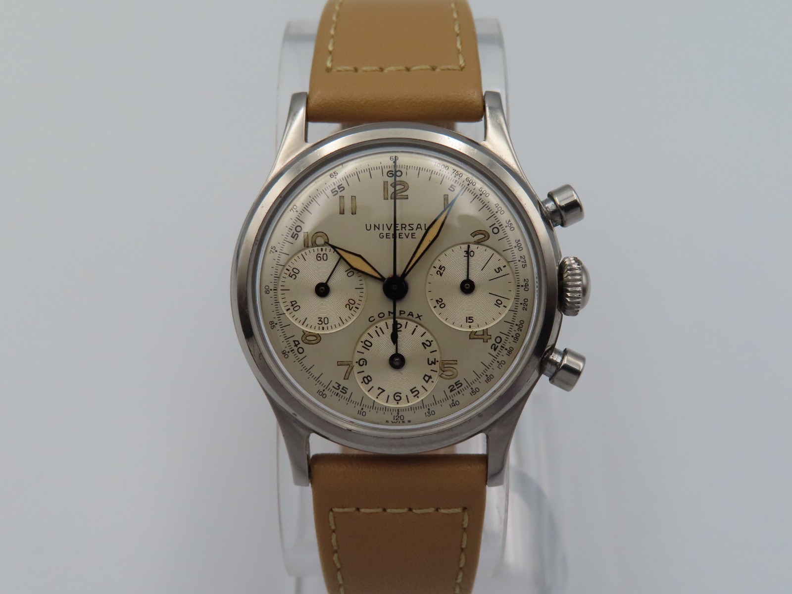 Universal Geneve Compax 22278 Manual 3 Register Chronograph Vintage Wristwatch