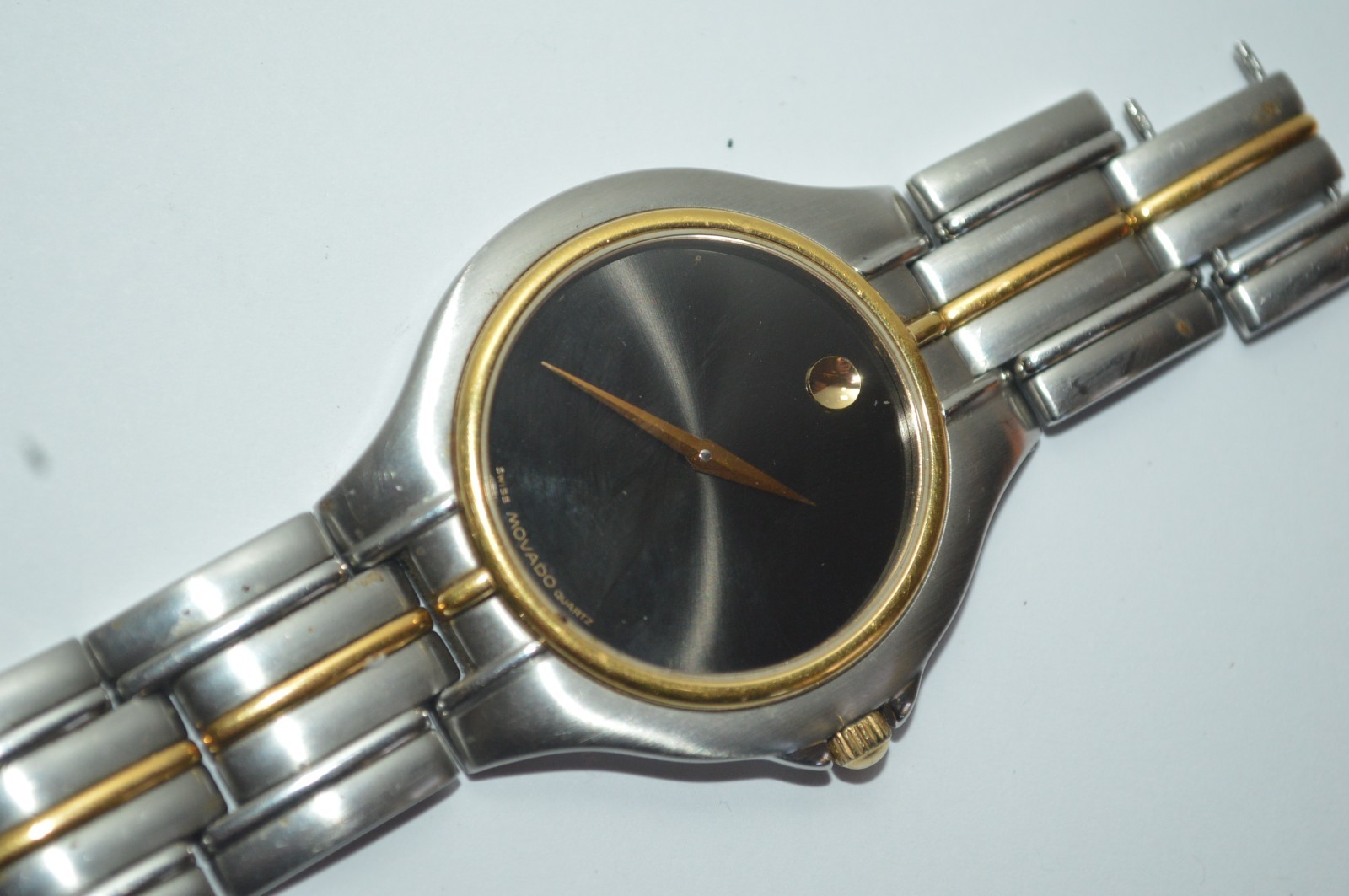 MOVADO 81-02-885 Swiss Quartz Watch 36mm St Steel Case Tested Works Sold As-Is