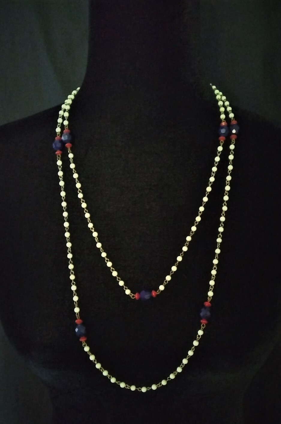 VINTAGE MULTICOLOR RED WHITE BLUE BEADED PATRIOTIC CHAIN BEADS NECKLACE 56″ LONG