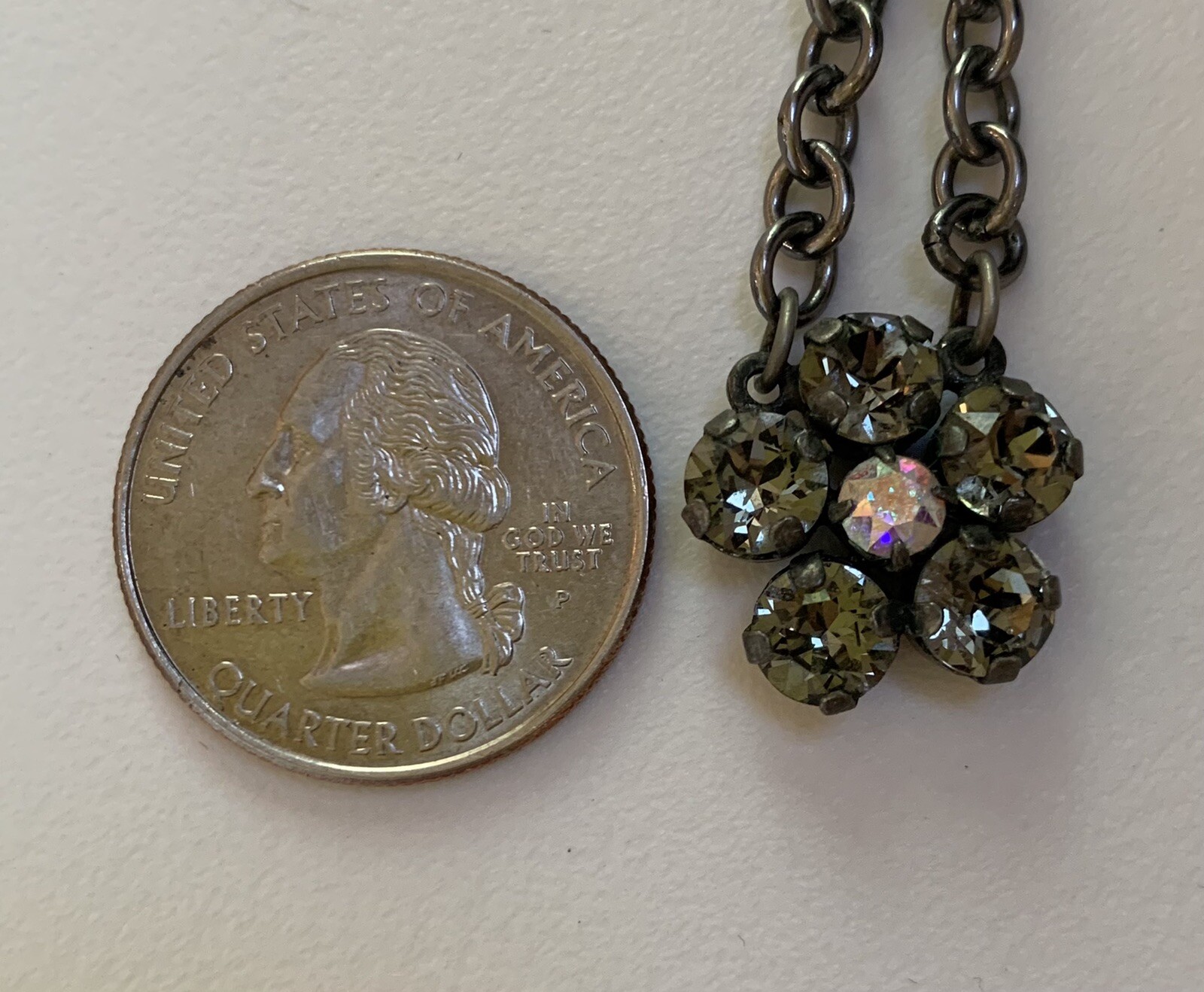 Sabika Daisy Necklace W13 16 1/2-19 Inches Flower Gray Iridescent