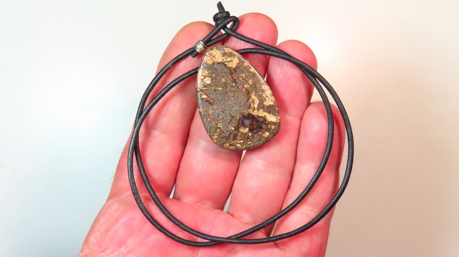83.1c AUSSIE QUEENSLAND SURF BOULDER OPAL SIDE DRILLED PENDANT OCA19010