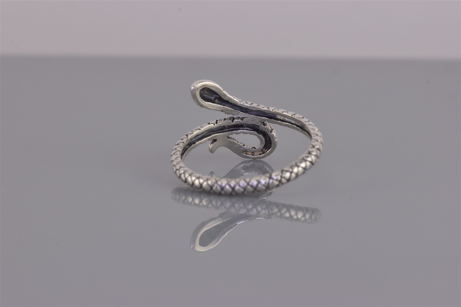Sterling Silver Dimensional Wrap Around Snake Viper Band Ring 925 Sz: 8
