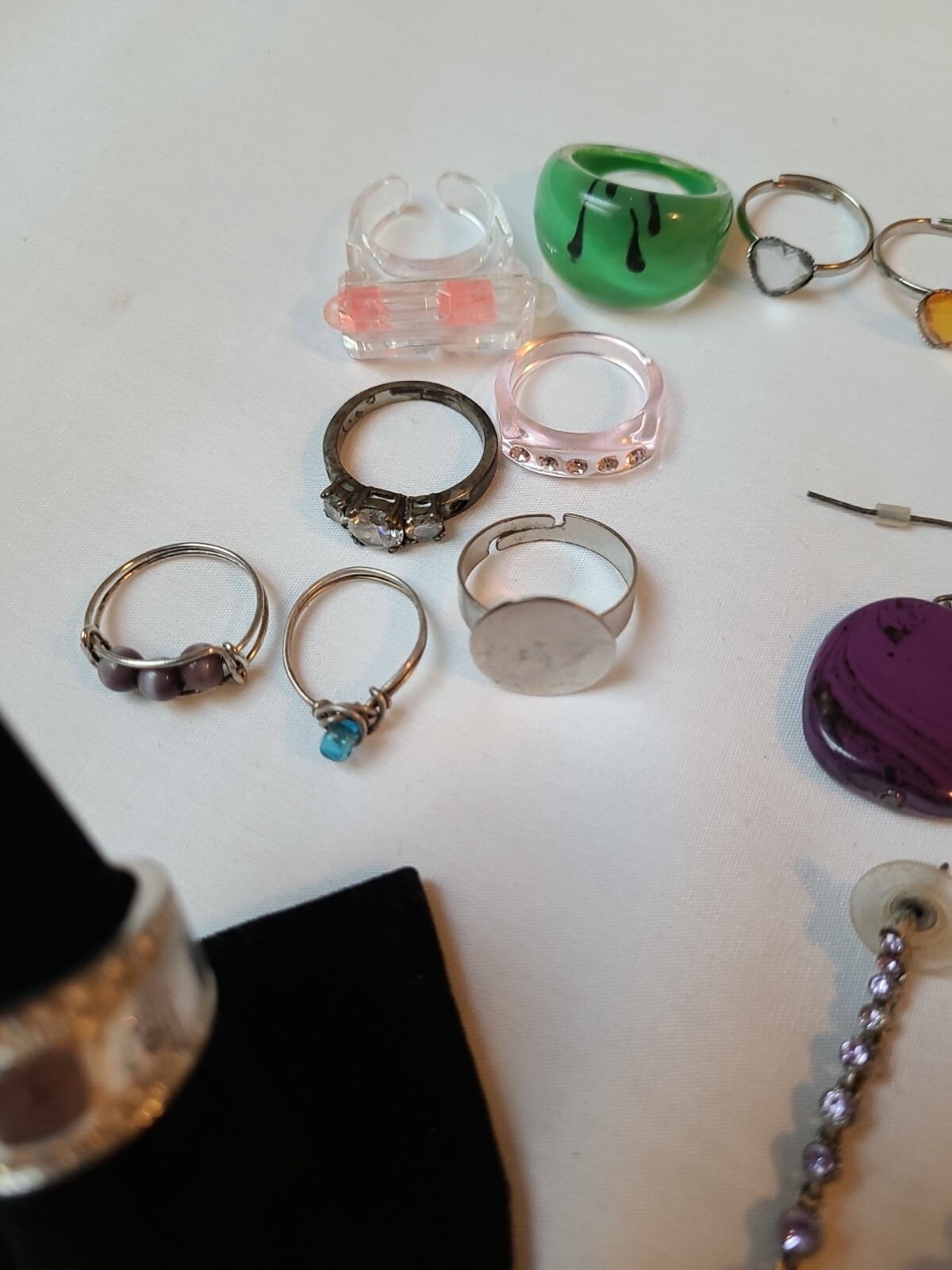 Big Lot of 39 Fashion Earrings, Bracelet & Rings [4.2]