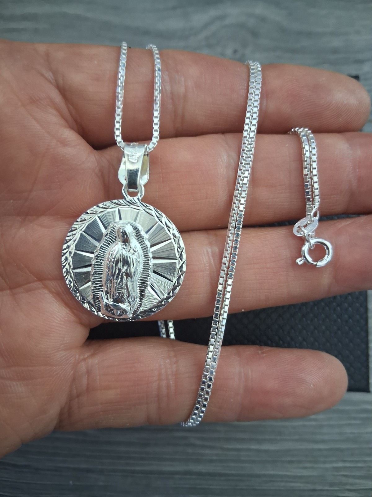 cadena y virgen de Guadalupe plata 925 plata real 22″ de larga 1mm anchor