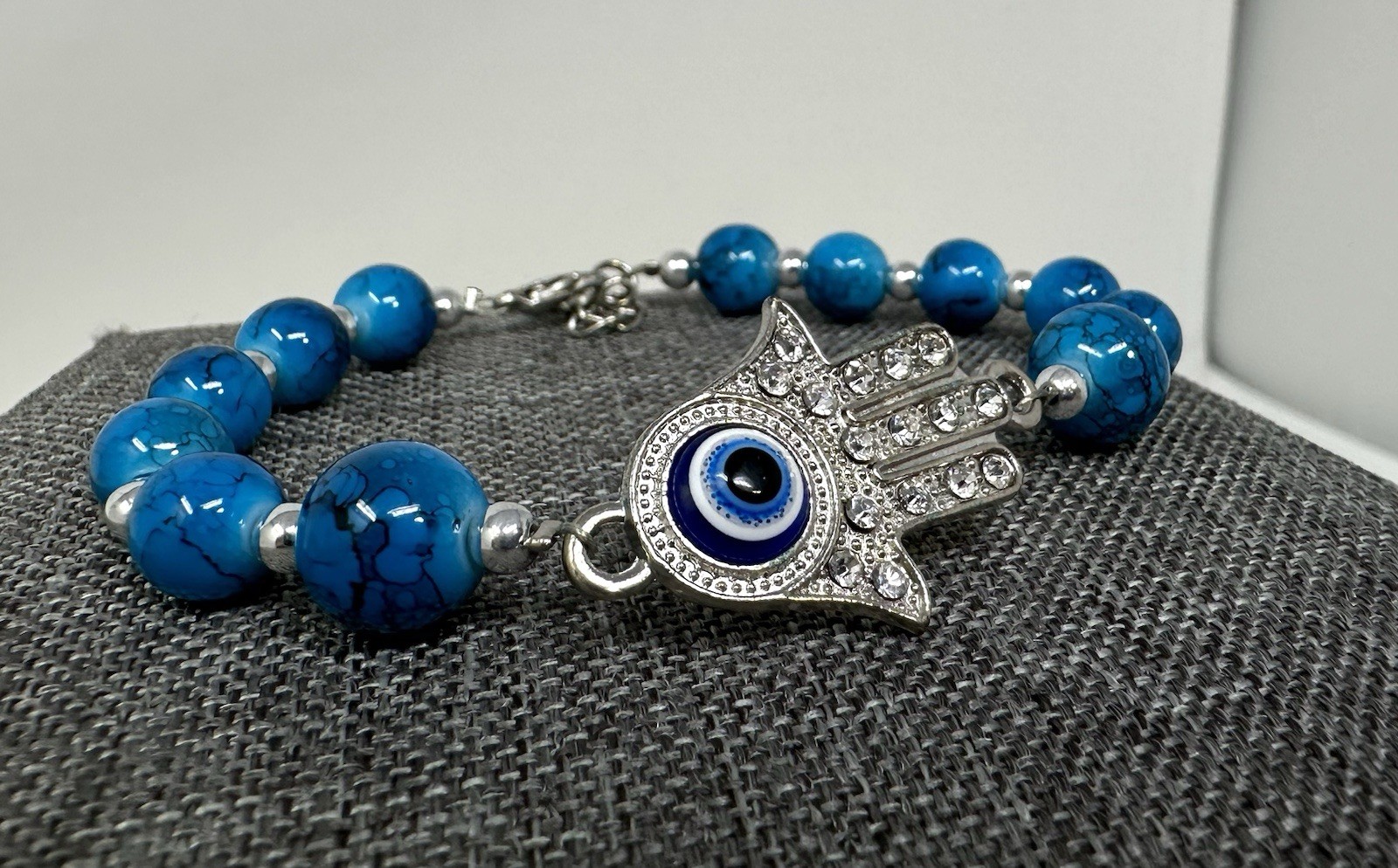 Hamsa Hand Evil Eye Bracelet – Blue Beaded Resin Charm, Adjustable 7.75–9″