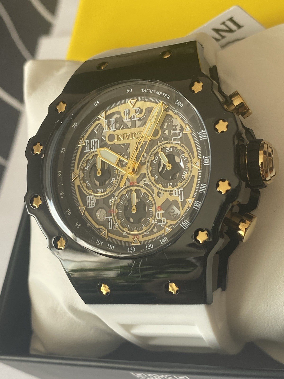 Brand New Invicta Racing Vaulthan Men’s Watch 44mm White (69653) TachyMeter