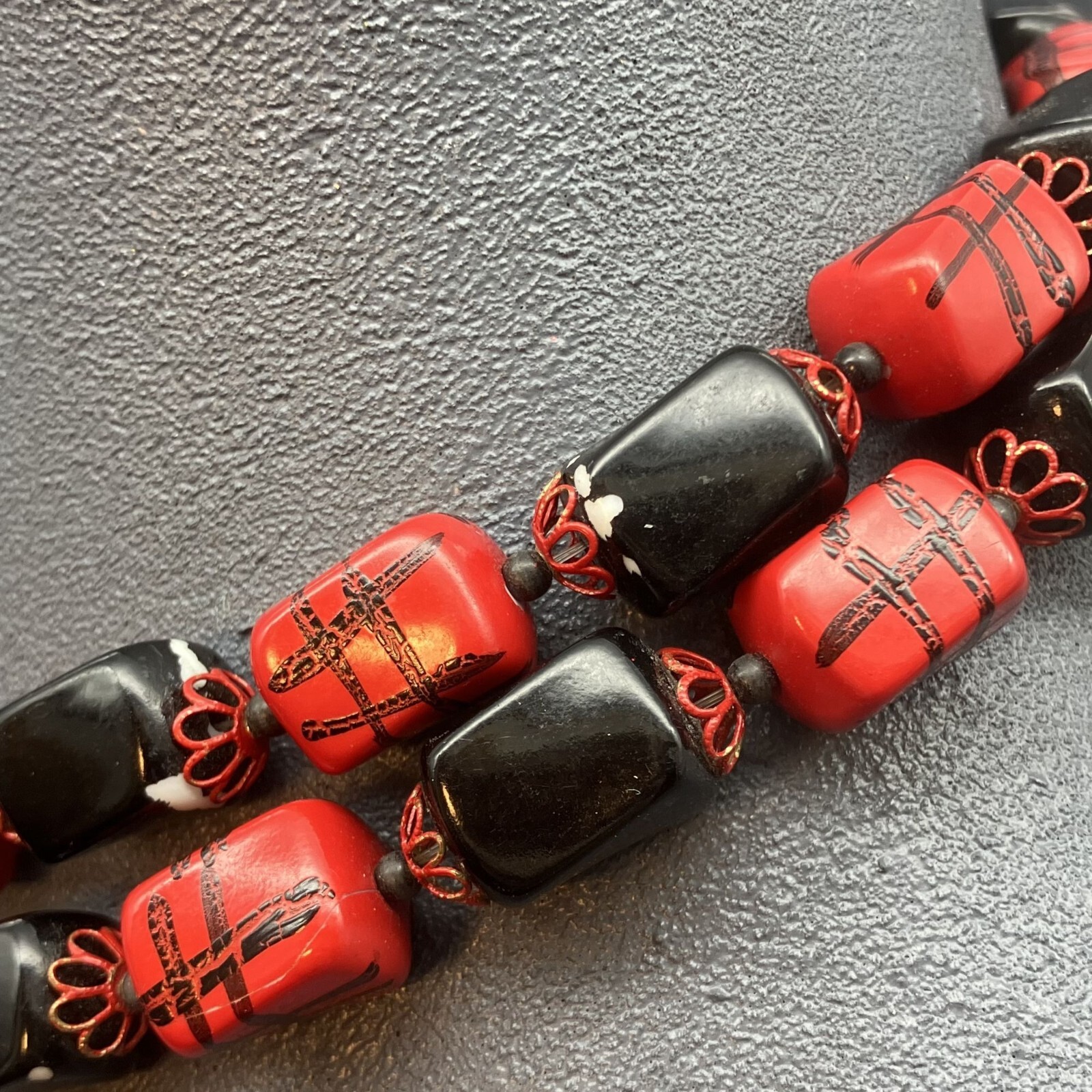 Red Black Beaded Necklace 17-19 In Plaid Rockabilly Bold Statement Vintage Mod